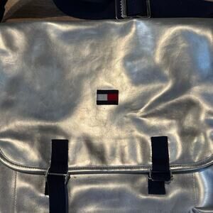 Tommy Hilfiger Womens Shoulder Crossbody Shopper Tote Block Logo Silver Flap BP6